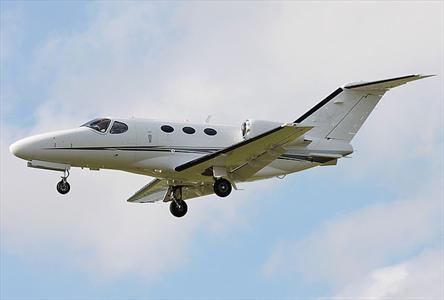 فیلم لحظۀ سقوط هواپیما و کشته شدن خلبان